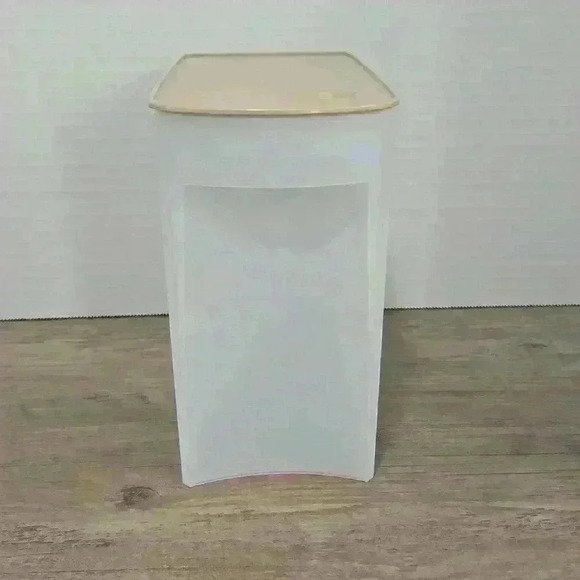 Tupperware  vintage 9 cup / 2.2L modular container with vent 5198A & 5196A - Picture 3 of 9